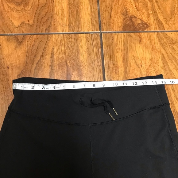 Lululemon Relaxed Fit Crop - Picture 7 of 12